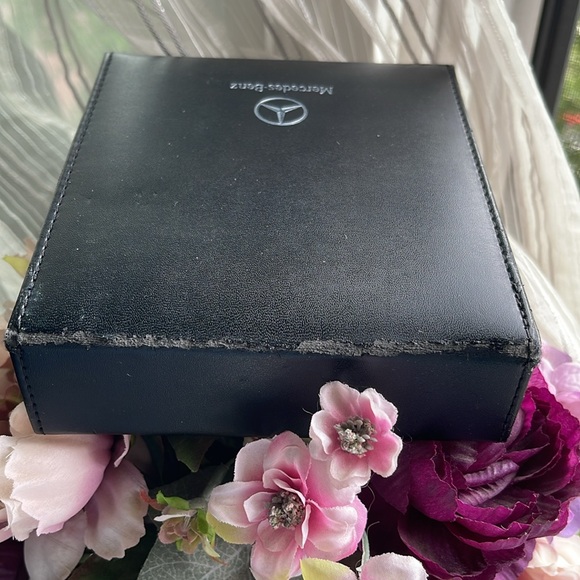 MERCEDES BENZ CD case - Picture 6 of 8